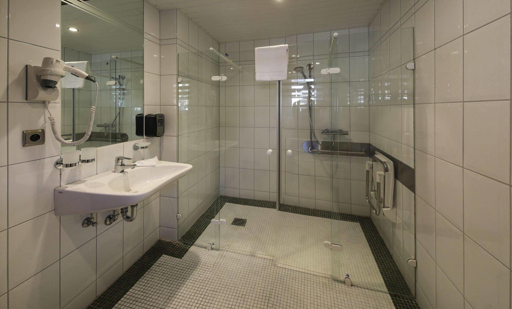 Park Hotel Kelmis Ngoại thất bức ảnh